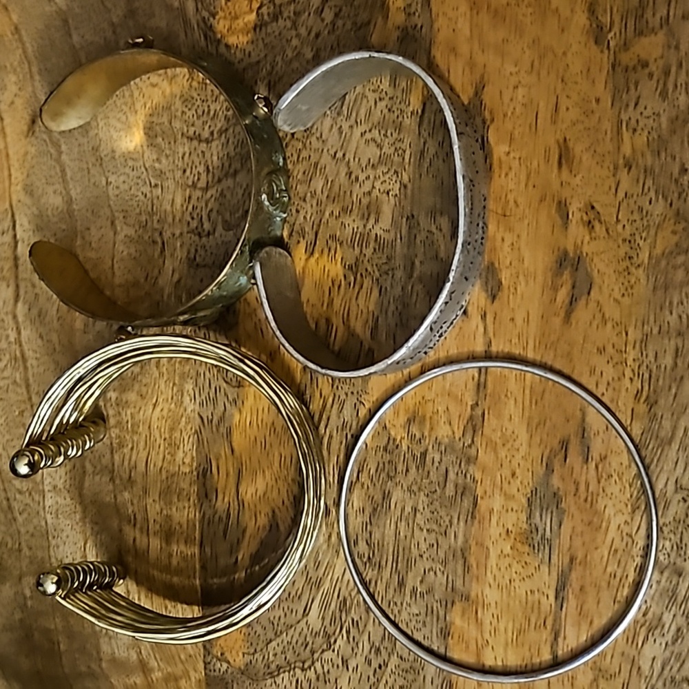 Pretty multiple bracelets
